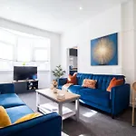 Bella House - 3 Bed House In Apartment Glasgow