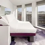 Yotel 4*