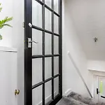 Cosy 3 Bed Flat In Kings Park Appartamento