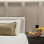 2br West End Near Botanic Gardens *