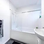 Cosy 3 Bed Flat In Kings Park *