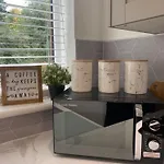 דירה Modern In West End, Free Parking גלאזגו