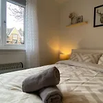 Modern In West End, Free Parking Apartman Glasgow