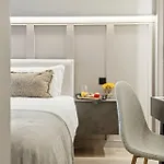 Apartment 2br West End Near Botanic Gardens
