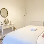 Attractive 3 Bedroom * גלאזגו