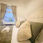 Attractive 3 Bedroom Daire