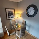 Cosy 2 Bed South