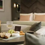 The Wellington By Adina 4*