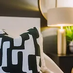 Comfysleep Aparthouse Ferienhaus *