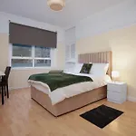 Group 3br Close To Hydro And Secc With Parking Glasgow
