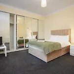 Group 3br Close To Hydro And Secc With Parking *