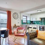New Slick Finnieston Pad W/ Free Parking Appartement *