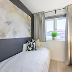 Emirates Aparthouse * גלאזגו