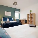 5 Bed Finnieston Skyhigh Duplex With Parking グラスゴー