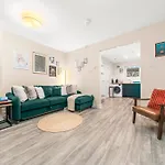 Urban Elegance - Spacious 5-bed In Glasgow