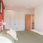 Henderson House - West End 3 Bedroom Family Holiday home Glasgow