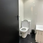 Near Hydro And Centre Free Parking