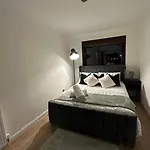 Near Hydro And Centre Free Parking * Glasgow