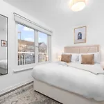 Urban Elegance - Spacious 5-bed In *