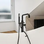 Spacious 5 Bedroom With 3 Bathrooms And Private Parking Prázdninový dům