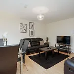 Apartmán 2br With Parking Near Southside And Queens Park