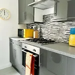 Clyde Fifty Two - Apartment