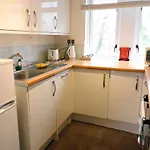 Bright 3 Bed Overlooking The Clyde Sec & Hydro