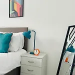 Clyde Fifty Two - Apartment *