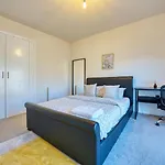 Stylish And Morden 3bed House Centre