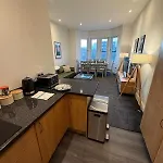 Spacious Tenement With Free Parking *