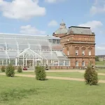 Modern&stylish Centre With Parking 아파트