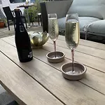 Apartment Peaceful And Stylish Garden Flat Close To Transport And Centre *