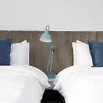 Bright 3 Bed Overlooking The Clyde Sec & Hydro