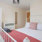 Apartmán 2br With Parking Near Southside And Queens Park Glasgow