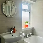 Apartment Clyde Fifty Two -