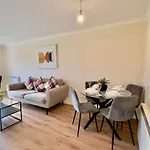 Garden-view 2br - Free Parking&wifi *