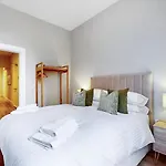 The Sauchie Apartment *