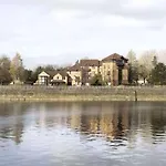 Bright 3 Bed Overlooking The Clyde Sec & Hydro Apartment *