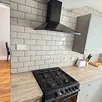 Welcome To Your Perfect Getaway * Glasgow