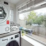 Quite And New House, Commore Drive Apartman Glasgow