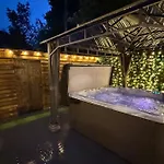 Welcome To Your Perfect Getaway Glasgow