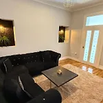 Welcome To Your Perfect Getaway * Glasgow