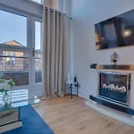 The Ovo Hydro Penthouse With Free Parking Apartman