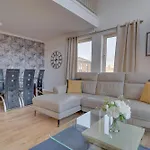 The Ovo Hydro Penthouse With Free Parking