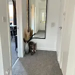 2 Bedroom Fully Furnished 아파트 *