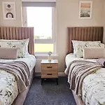 Modern 5 Bedroom Townhouse With Free Parking Prázdninový dům Glasgow