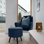 Newly Renovated 3 Bedroom Modern House * غلاسغو