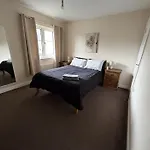 فيلة - Entire House - Free Parking , Free Super Fast Wifi , Private Garden & Parking Security *