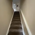 - Entire House - Free Parking , Free Super Fast Wifi , Private Garden & Parking Security *