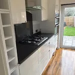 3 Bedroom House Newlands בית נופש